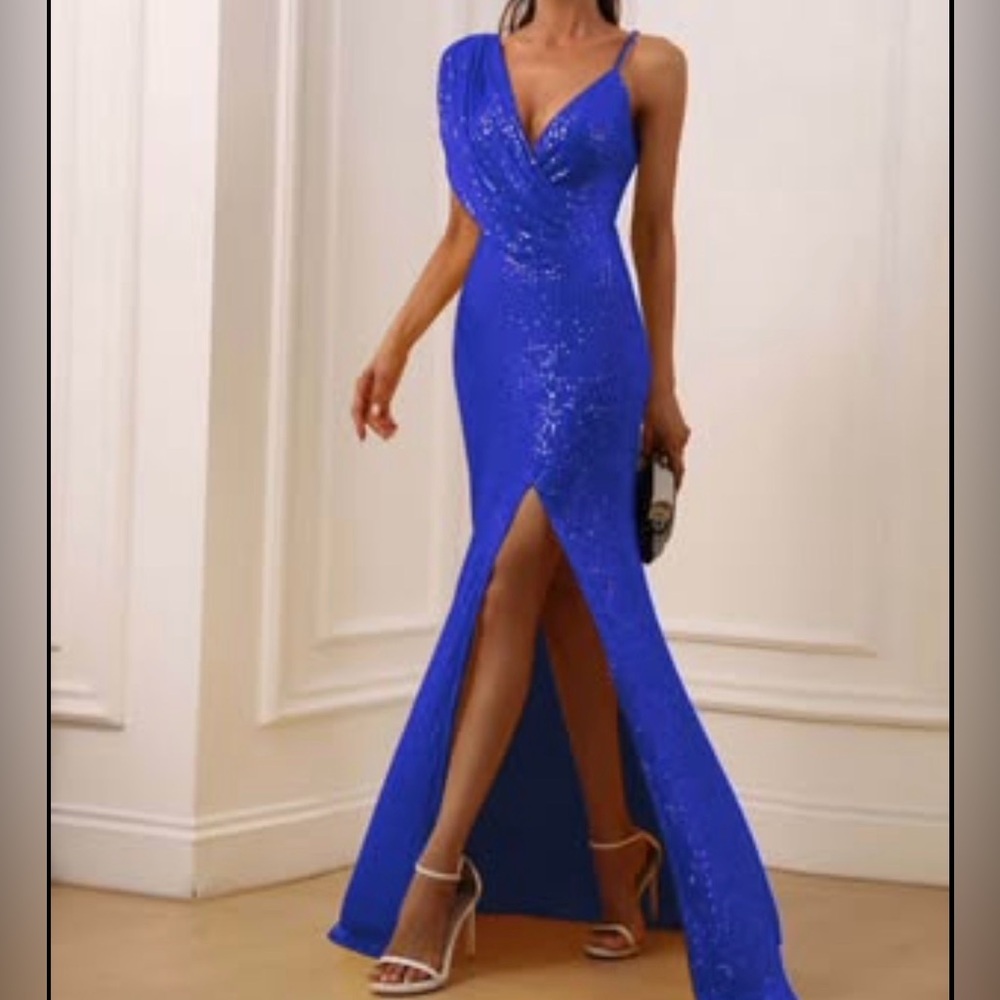 Elegant Blue Sequin Evening Gown